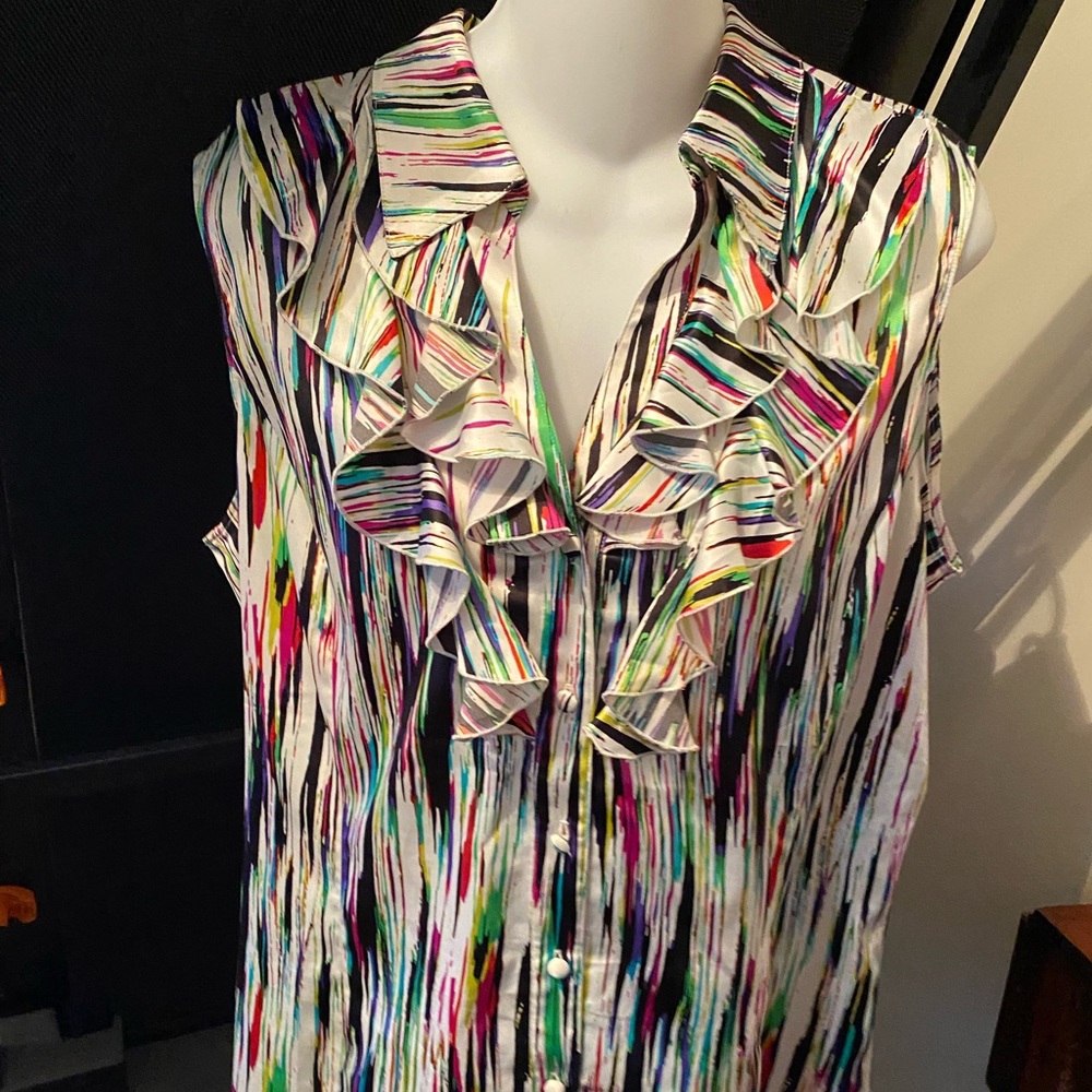 Silky sleeveless Tahari top w/ruffle detail